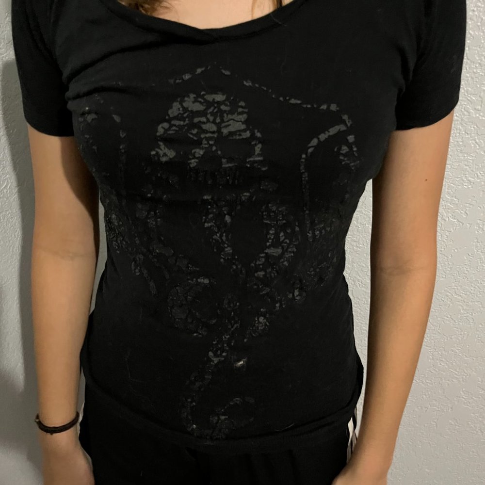 Tight black skull shirt